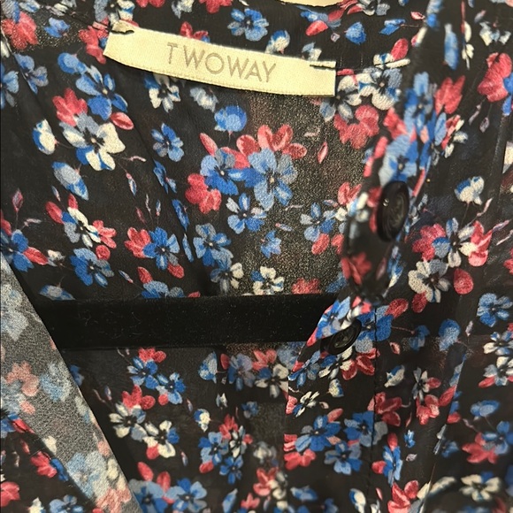 Floral Long-Sleeve Dress - Picture 2 of 6